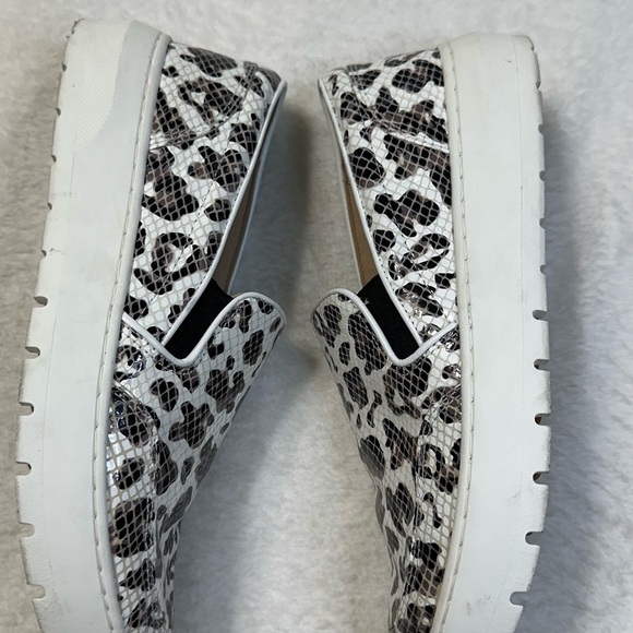 Vionic Dinora Leopard Brow Snake Print Leather Slip-On  Flats with Textured Sole - Picture 8 of 16